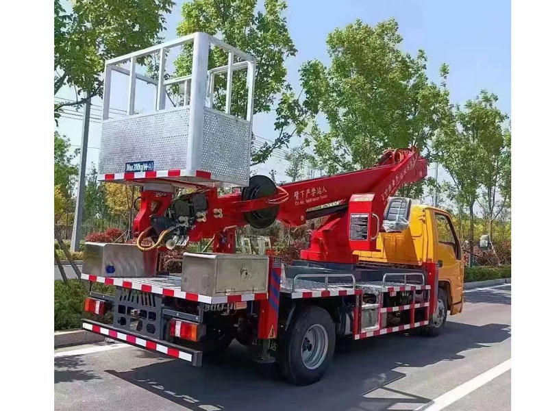 高空作業(yè)車(chē)